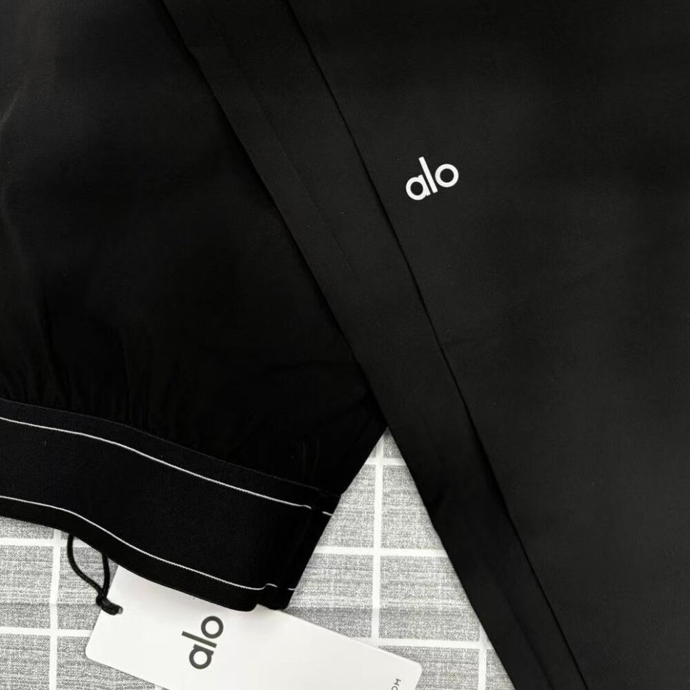 👟ALO Yoga Yoga Trousers Black  30-inch Length  Unisex🖤Regular Size - Picture 2 of 6